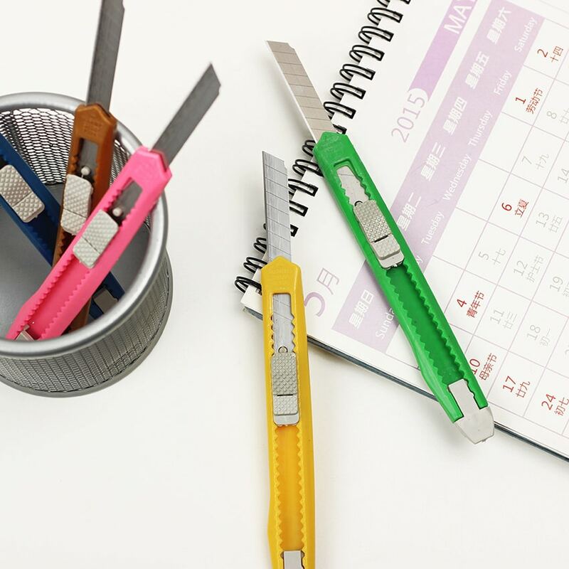 Cuchillo pequeño de utilidad, cortador de papel, cuchilla de afeitar de corte de papel, material de oficina, material escolar, Color aleatorio, 1 ud.