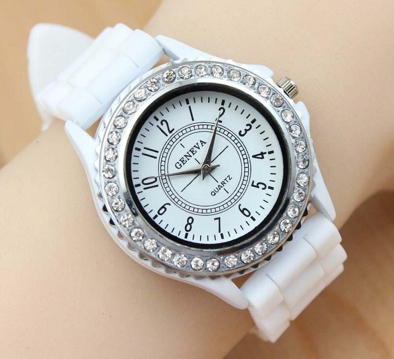 럭셔리 브랜드 실리콘 쿼츠 시계 여성 숙녀 패션 팔찌 라인 석 손목 시계 시계