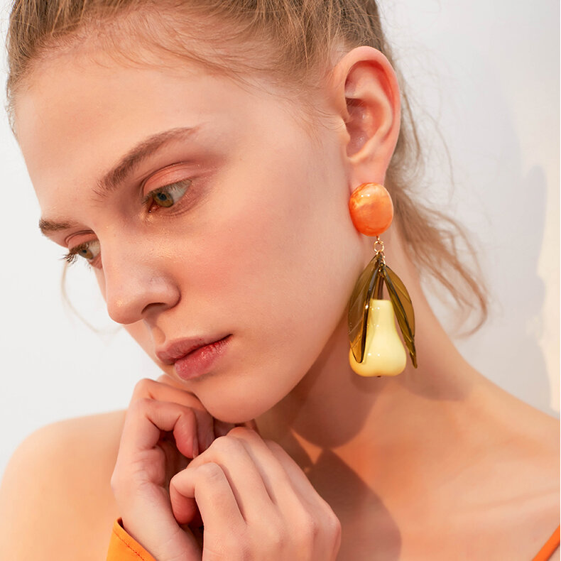 Women 2019 New Dangle Earring Creative Dramatic 3D Acrilic Pendant Pear Hanging Earrings  Party Runway Jewelry Show Accessories