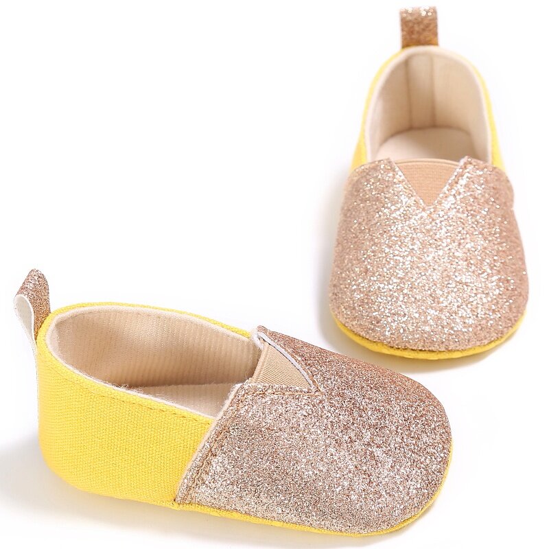 Zapatos de algodón con suela blanda para bebés, mocasines ostentosos para cuna de 0 a 18 meses, a la moda, para primavera y verano