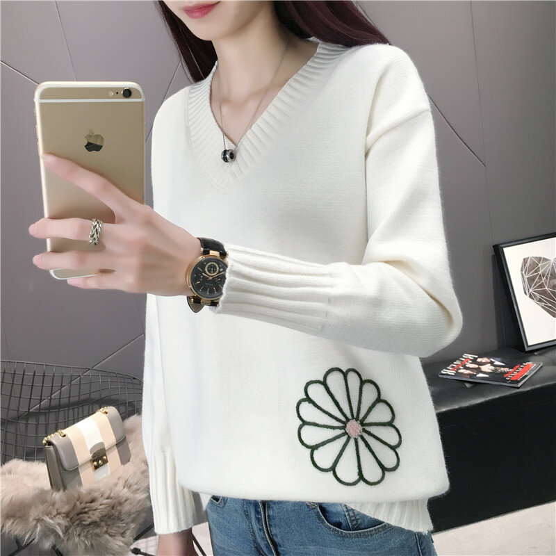 Knitted Sweater Pullover Women 2022 New Fashion Embroidery V-Neck Long Sleeve Autumn Winter Tops Bottoming Jumper Ladies H2127