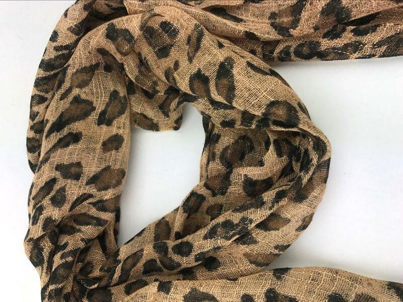 Nueva primavera otoño algodón viscosa Mujer bufanda leopardo bufandas moda estilo Animal leopardo bufanda larga con flecos