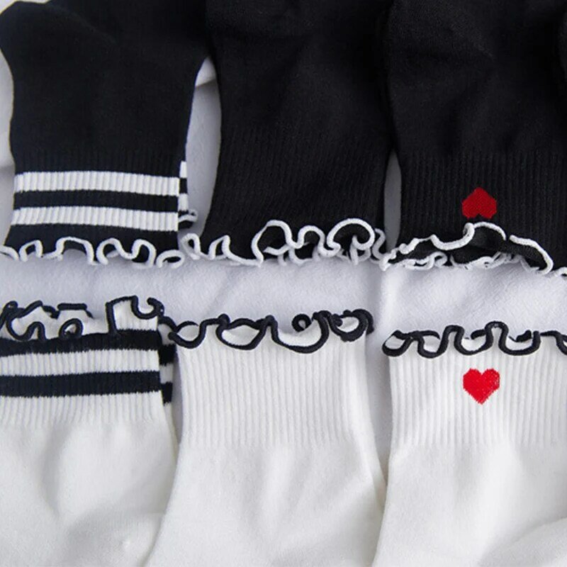 Koop Zwart Casual Dot Ruche Strip Vrouwen Sokken Katoen Hart Zoete Japanse Harajuku Studenten Meisjes Sokken