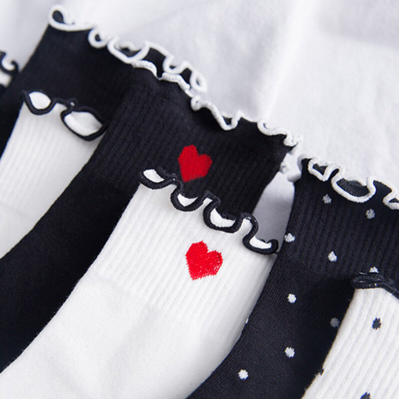 Koop Zwart Casual Dot Ruche Strip Vrouwen Sokken Katoen Hart Zoete Japanse Harajuku Studenten Meisjes Sokken