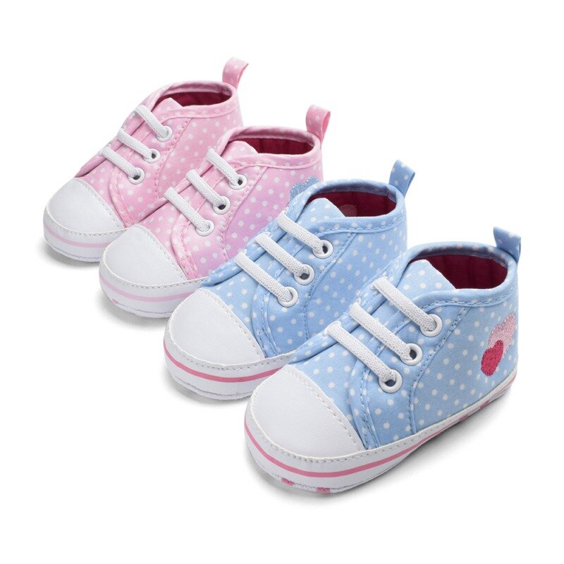 Парусиновая обувь для новорожденных с вышивкой в виде сердечек; Эластичная лента в горошек; Первые ходунки для малышей