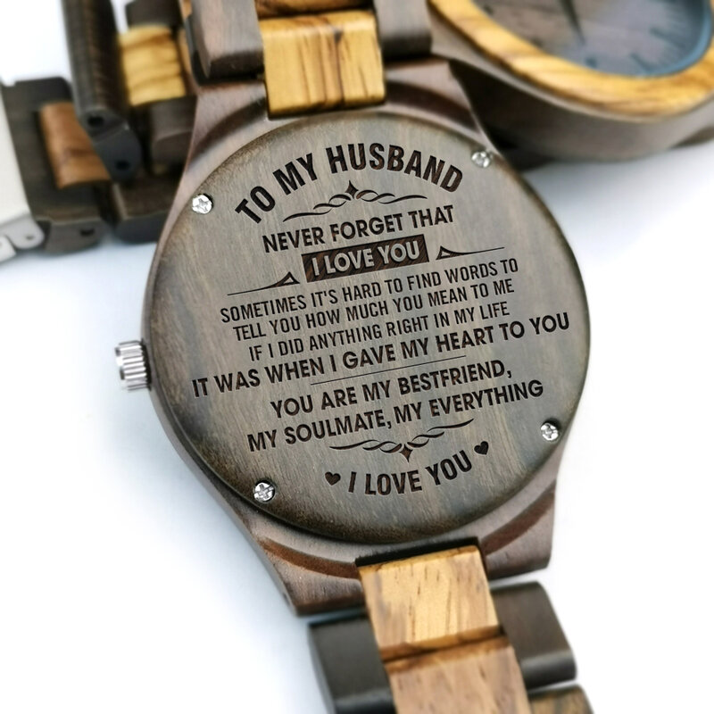 إلى زوجى لقائك كان القدر أن تصبح زوجتك كان الاختيار ساعة خشبية منقوشة