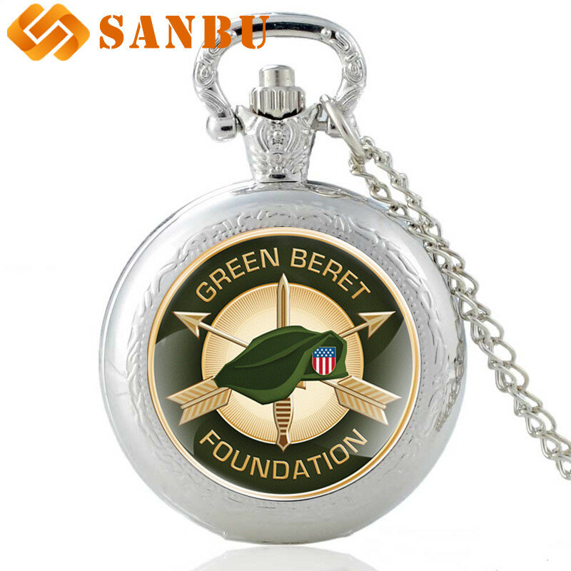Boina Verde militar de los Estados Unidos a la moda reloj de bolsillo de cuarzo con base de boina Vintage collar de bronce para hombres y mujeres regalos colgantes