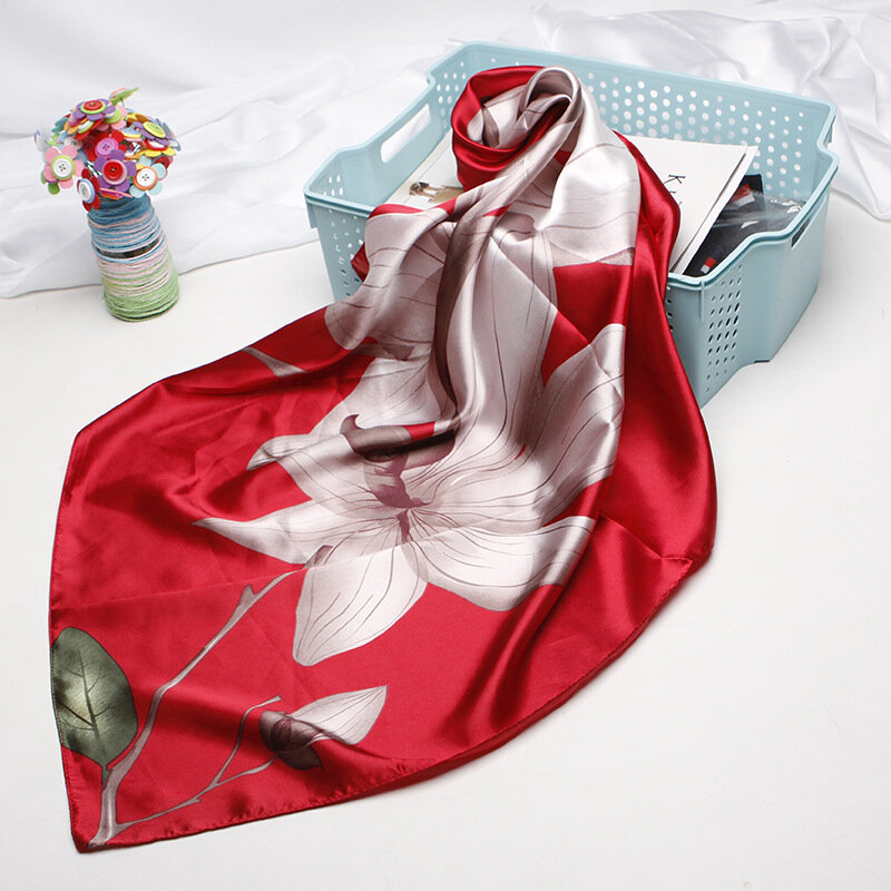 여자를위한 꽃 인쇄 머리 스카프 실크 새틴 Hijab Scarfs Neckerchief 90*90cm 스퀘어 Shawls 숙녀를위한 머리띠 스카프