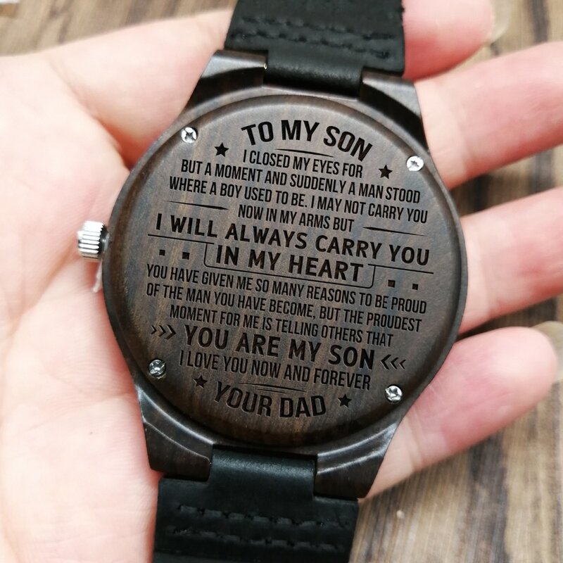 Para o meu filho gravado relógio de madeira o momento mais orgulhoso para mim é dizer aos outros que você é meu filho