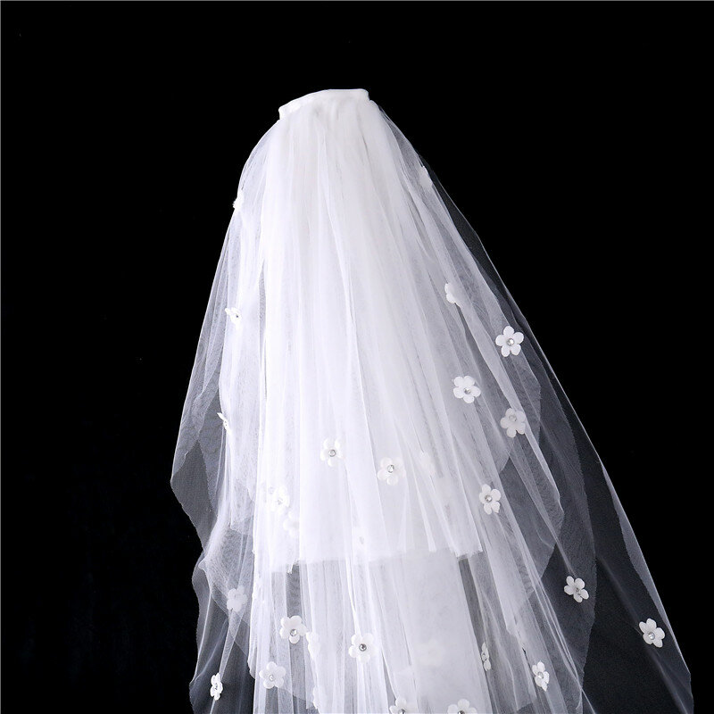 2019 fabbrica all'ingrosso quattro strati veli da sposa corti con pettine con cristallo in rilievo con fiori veli da sposa multistrato