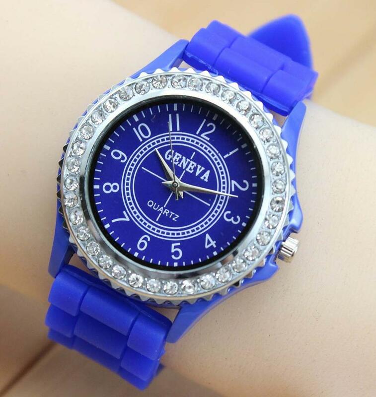 럭셔리 브랜드 실리콘 쿼츠 시계 여성 숙녀 패션 팔찌 라인 석 손목 시계 시계