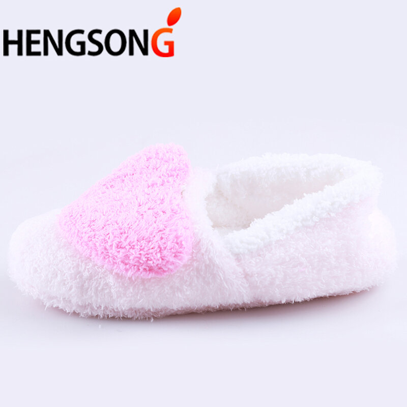 Lovely Ladies Home Floor Soft Women Indoor Slippers Outsole Comfortable Big Heart Decor Shoes Female Cashmere Warm Casual Shoes