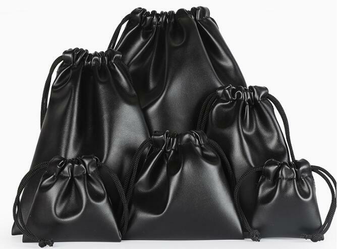 10 unids/lote 9x9, 12x11, 15x20cm bolsas de cuero PU negro con cordón para regalo de Navidad bolsas de embalaje para fiesta de cumpleaños y boda