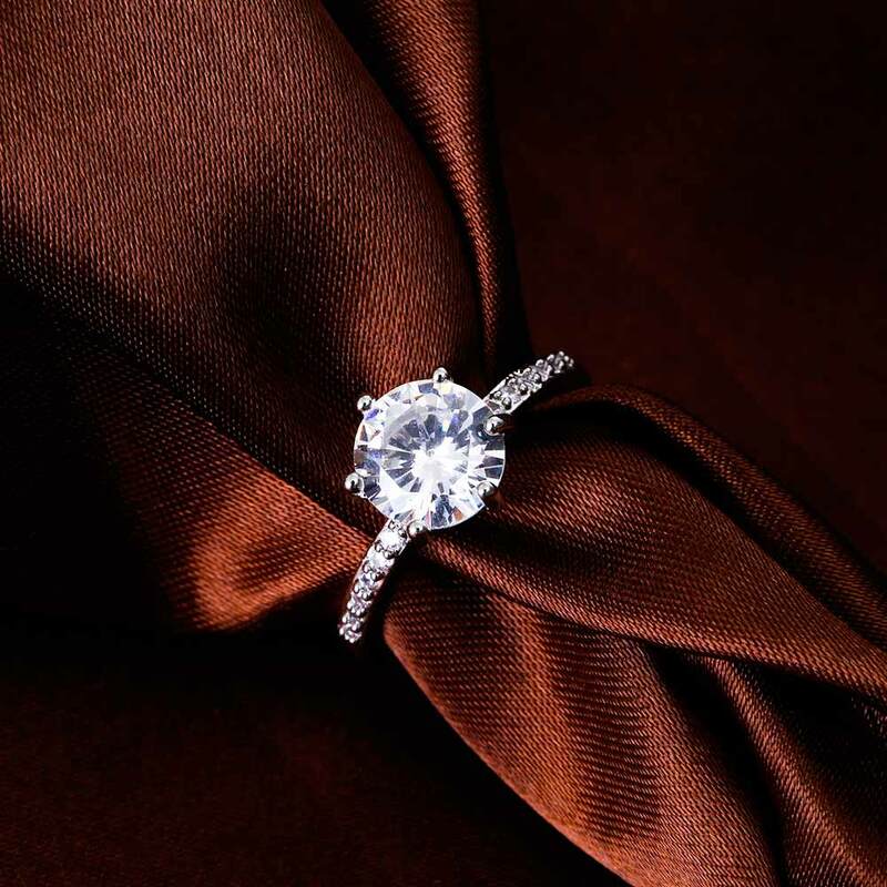 Bacio moglie anello di fidanzamento classico 6 artigli Design AAA bianco zircone cubico donna donna fedi nuziali anelli CZ gioielli