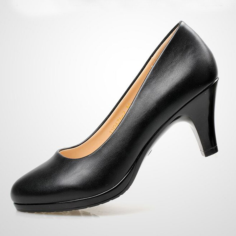 Primavera e autunno tacchi alti scarpe nere scarpe da lavoro gli studenti dell'etichetta indossano scarpe da donna professionali con tacco ruvido