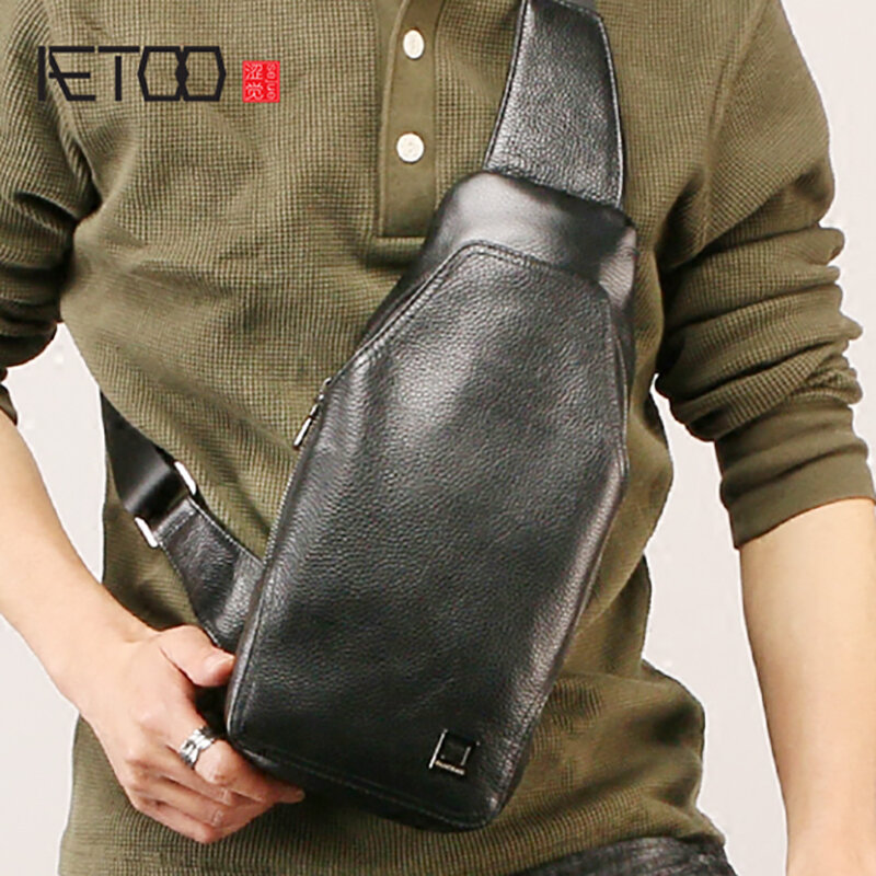 AETOO Fashion men's leather chest bag, cowhide outdoor ride oblique shoulder bag, trendy multifunctional male chest bag