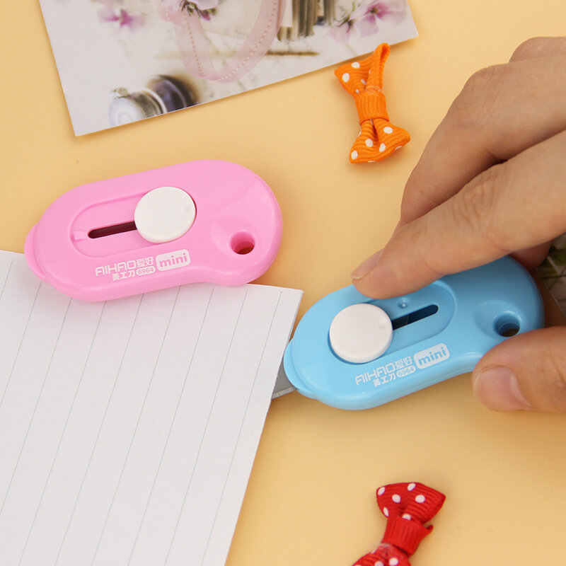 1PC Cute Warna Solid Mini Portable Pisau Pemotong Kertas Memotong Kertas Razor Pisau Alat Tulis Kantor Escolar Papelaria