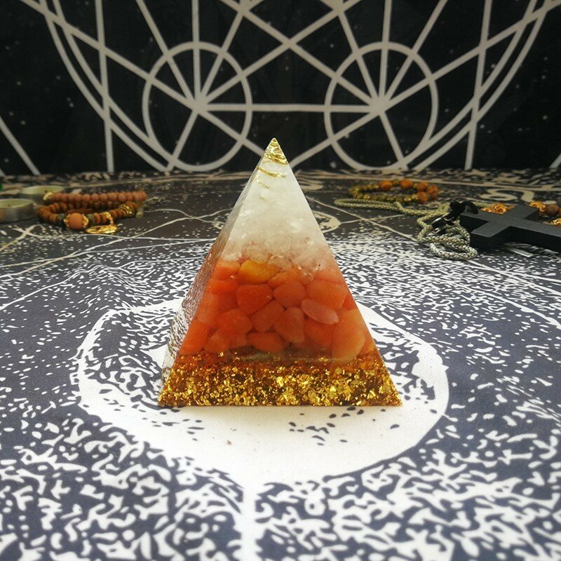 Orgonite Pyramide Raziel Svadisthara Chakra Erhöhen Willenskraft Rot Aventurin Weiß Kristall Harz Pyramide Dekoration