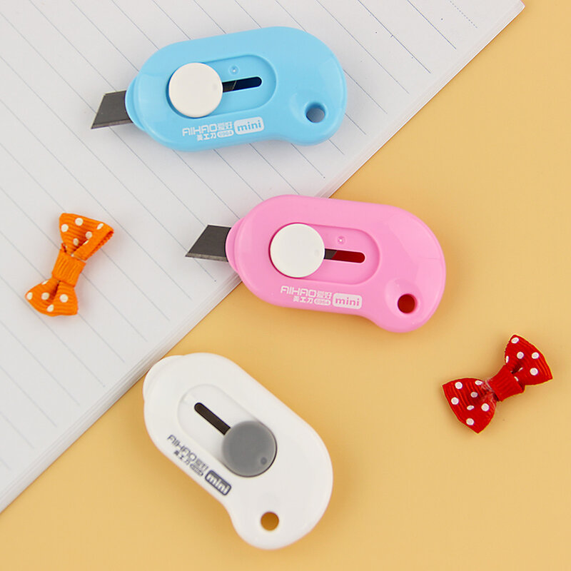 Mini cuchillo portátil de Color sólido, cuchilla de afeitar de corte de papel, papelería de oficina, papelería Escolar, 1 unidad