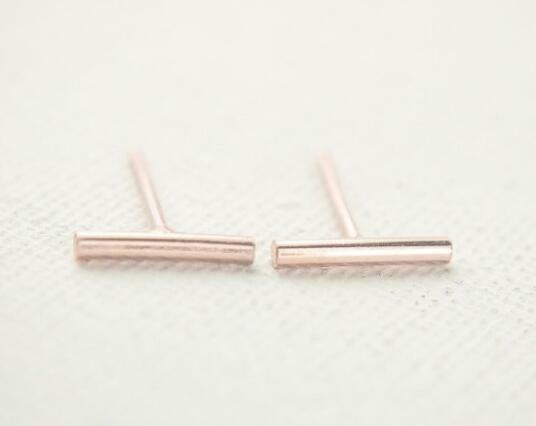 Oly2u 1 PCS  New Fashion Tiny Bar Stud Earrings for Women Cute 2017 Girls Gift Lovely Jewelry Simple Ear Studs S079