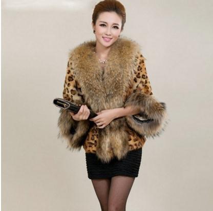 ผู้หญิงเสือดาวพิมพ์Big Furแจ็คเก็ตสั้นฤดูหนาวฤดูใบไม้ร่วงหญิงปลอมขนสัตว์ขนาดใหญ่Faux Furเสื้อผ้...