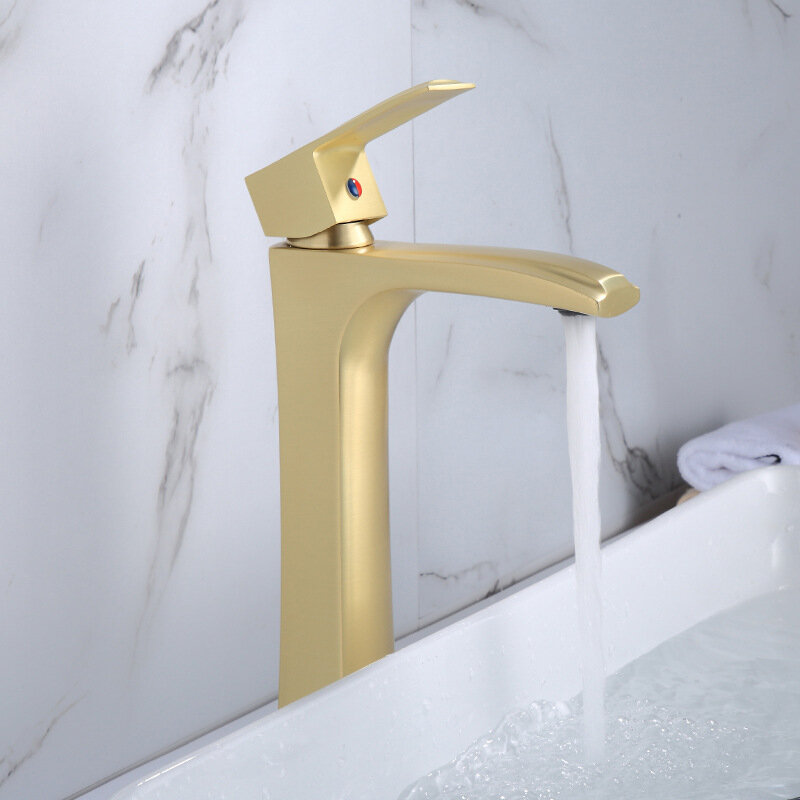 Torneira cascata de ouro simples com misturador, torneira de banheira dourada quente e fria para banheiro
