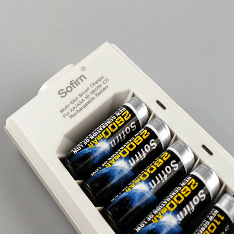 Sofirn 8 슬롯 AA AAA NiMH NiCd 충전식 배터리 용 표시등이있는 스마트 배터리 충전기 배터리가없는 미국/EU 플러그