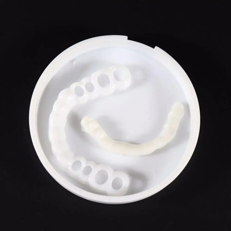 1 paar Gefälschte Zähne Oberen Unteren Zähne Abdeckung Lächeln Zähne Bleaching Hosenträger Simulation Prothese Kunststoff Kieferorthopädische Mundhygiene Werkzeuge