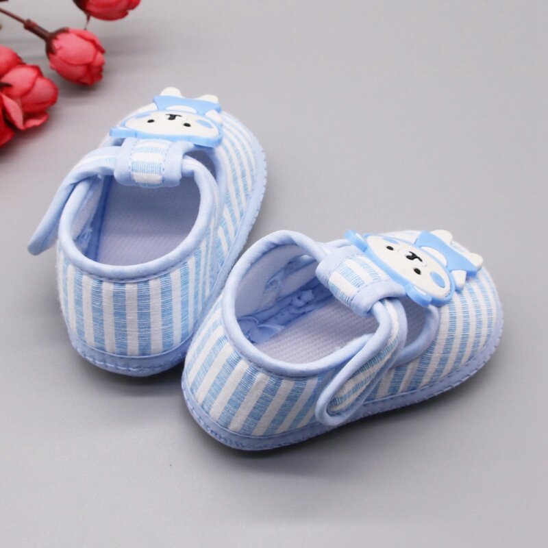 Zapatos de suela blanda a rayas para niños pequeños, calzado informal de algodón con patrón de oso de dibujos animados, primeros pasos de 0 a 18M