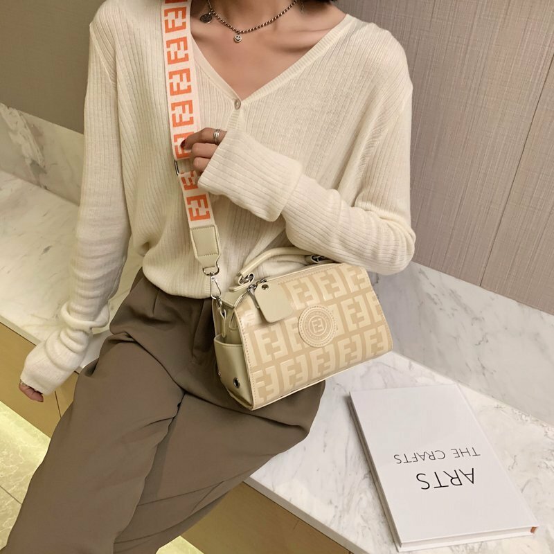 Luxus Designer Handtaschen für Frauen Leder Brief Präge Retro Messenger Tasche Ästhetische Kleine Breite Schulter Gurt Tasche Damen