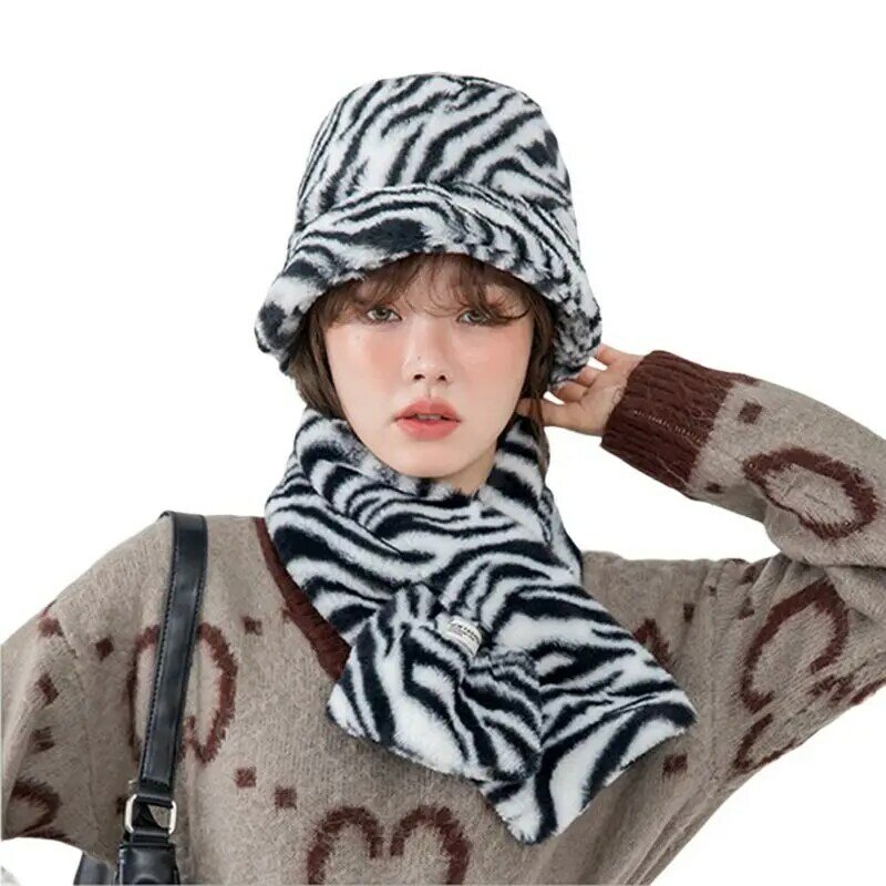 ผู้หญิง Faux Fur ผ้าพันคอหัวเข็มขัดเสือดาวฤดูหนาว Warm Furry ผ้าคลุมไหล่และ Beanies Fluffy คออุ่นผ้าพันคอชุด