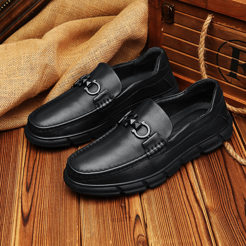 Sapatos de couro masculino outono respirável preguiçoso beanie sapatos sola macia sapatos casuais de negócios de meia-idade pai sapatos