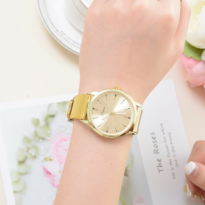 Relógio de pulso feminino clássico, relógio com ponteiro em ouro rosê, da moda, com pulseira de malha, para presente