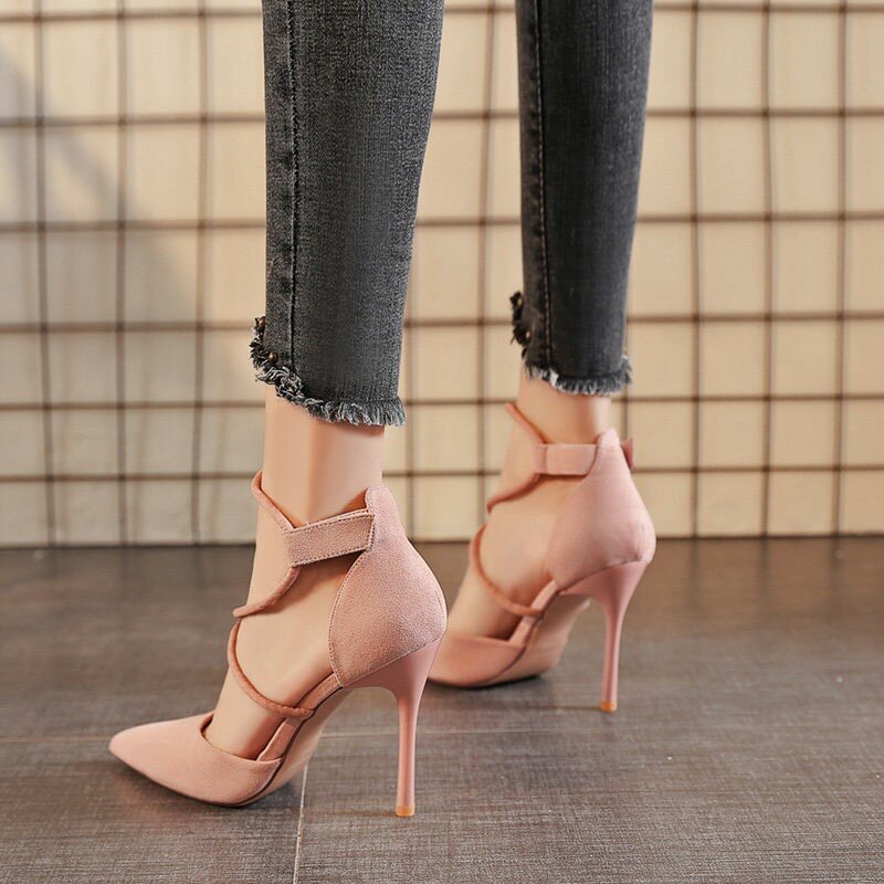 사계절 여성 스웨이드 하이힐 9cm2021 새로운 지적 스틸 레토 패션 섹시한 블랙 웨딩 신발 누드 신부 신발