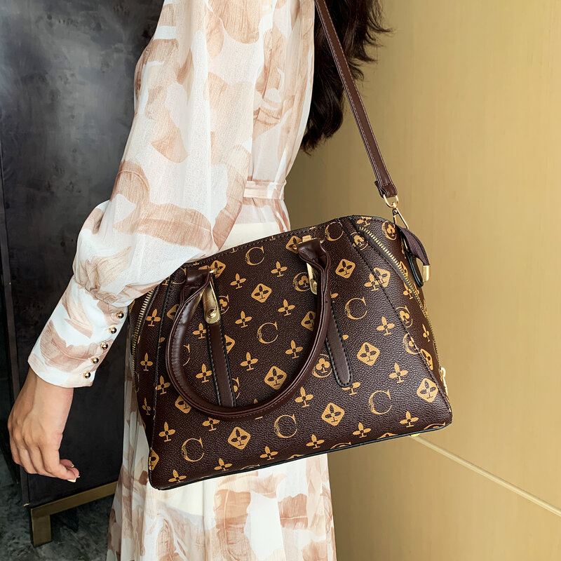 Women's bag 2021 new luxury fashion fashion messenger bag large capacity Boston pillow one shoulder handbag women's bag
