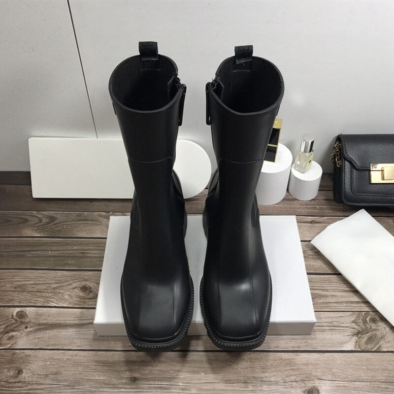 Sepatu Bot Hujan Kaki Persegi untuk Wanita Sepatu Bot Tumit Chunky Sol Tebal Sepatu Bot Chelsea Perancang Sepatu Bot Karet Wanita Sepatu Hujan
