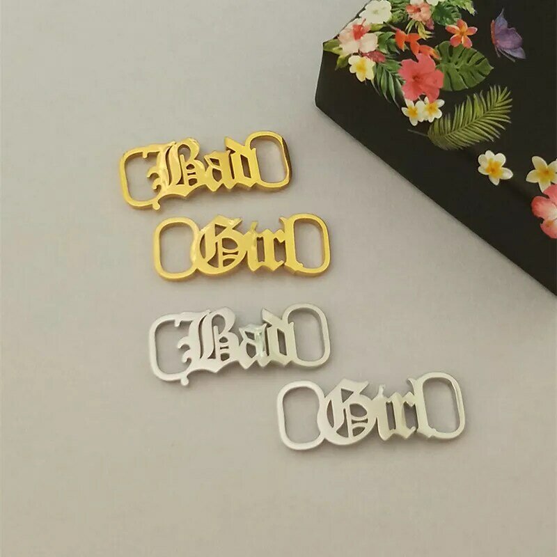 Old English Letter Baby Girl Buckie Fashion Bijoux Femme accessori per scarpe Punk in acciaio inossidabile con fibbia per scarpe donna uomo regalo BFF