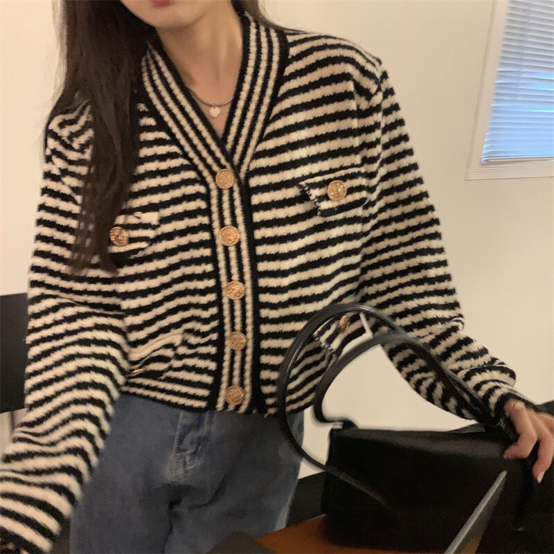 Cardigan Sweater Small Fragrance V-neck Striped Sweater Autumn 2021 New French Design Short Long Sleeve Sweater Women