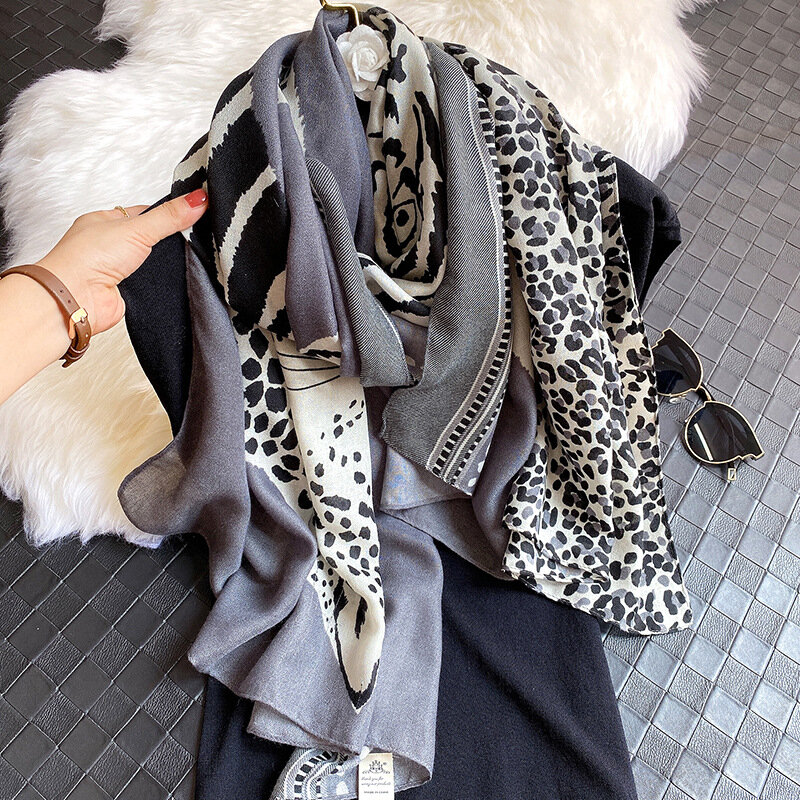 Bufanda con estampado de leopardo para mujer, bufanda cálida de algodón para invierno, foulard grande para playa, 2020