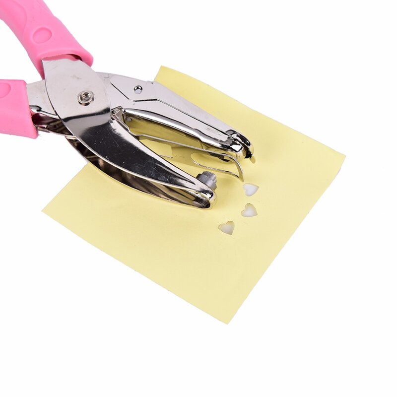 Perforadora de papel en forma de corazón para tarjetas de felicitación, herramienta de mano con agarre rosa, para álbum de recortes, 1 unidad