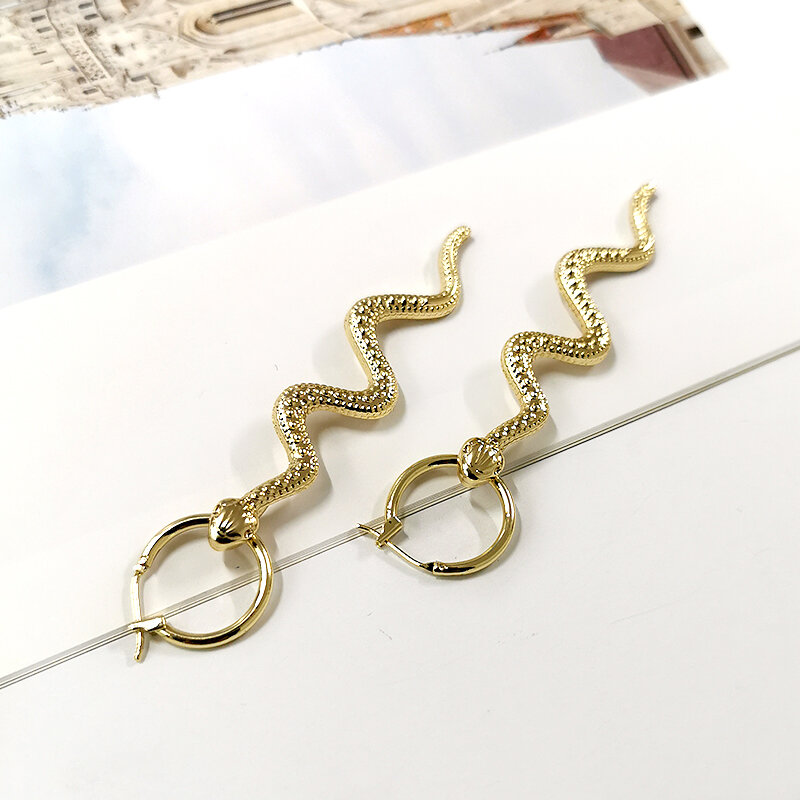 Długi wąż kolczyki małe kółka koło geometryczne kolczyki dla kobiet Vintage kreatywne kolczyki Hoop 2020 Trendy biżuteria