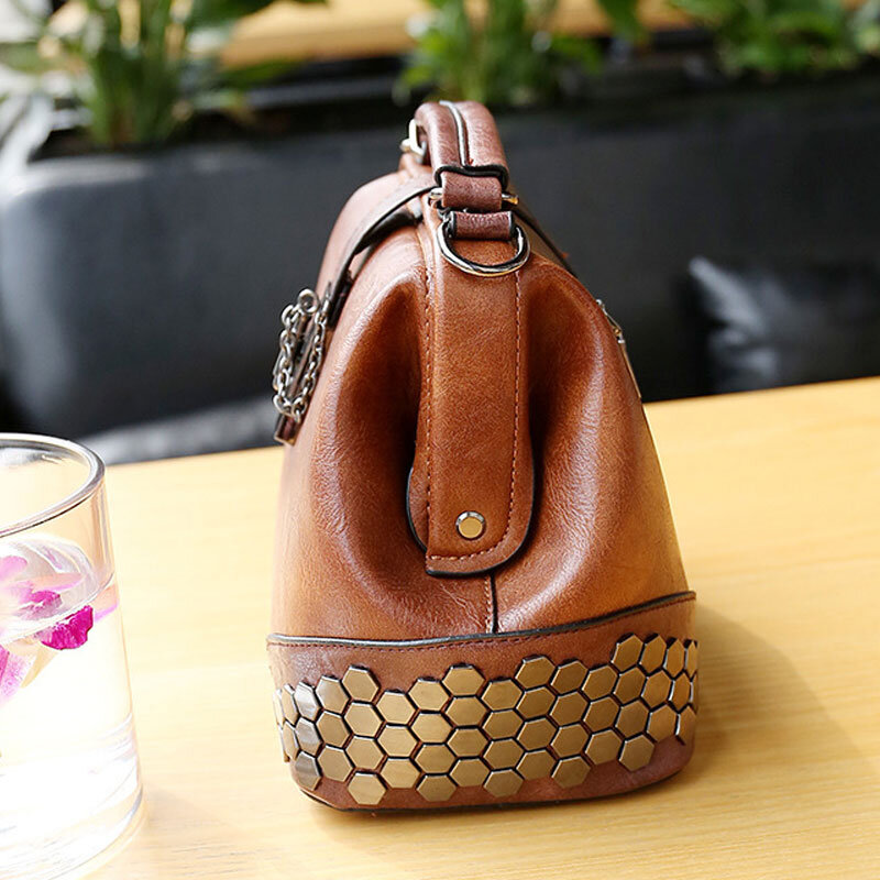 Модные кожаные дамские сумочки YoReAi, роскошные сумки в стиле ретро, женские сумки с заклепками, дизайнерская вместительная Диагональная Сум...