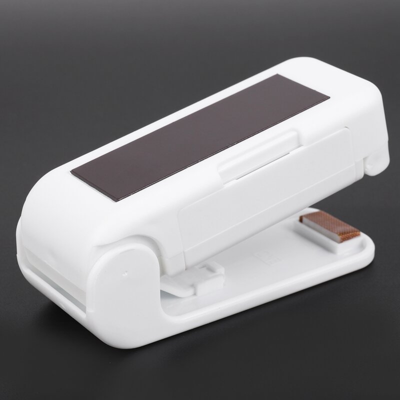 Clips Handheld Mini Electric QuickDone Vacuum Food Sealer Plastic Bag Heat Sealing Snacks Sealer Machine