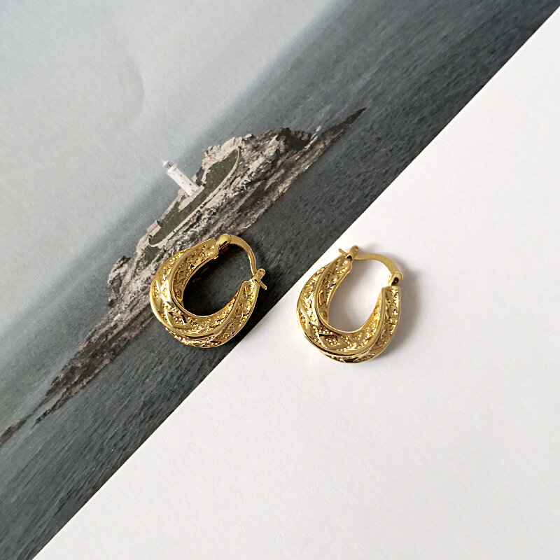 НОВЫЕ шикарные золотые витые серьги-кольца для женщин текстурированные геометрические серьги обручи стильные узоры резные серьги-кольца