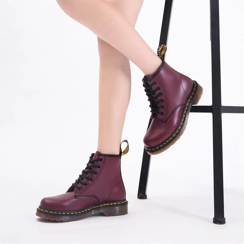 New Fashion Men's and Women's Leather Martin Boots High Quality 6 Hole Beaded Hard Leather Short Boots Casual Boots