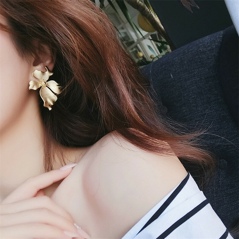 2019 New Style Metal Gold Color Flower Stud Earrings Fashion Elegant Jewelry For Women Mujer Moda Boucle D'oreille