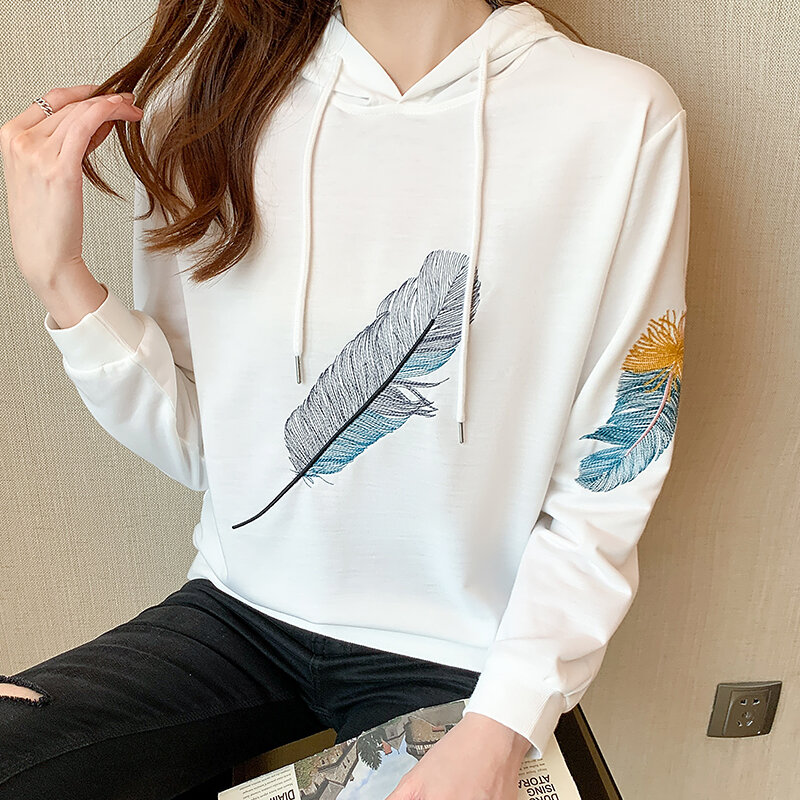 Sweatshirts casuais 2021 outono novo estilo coreano pena bordado de manga comprida com capuz branco camisolas femininas solto topo 873c