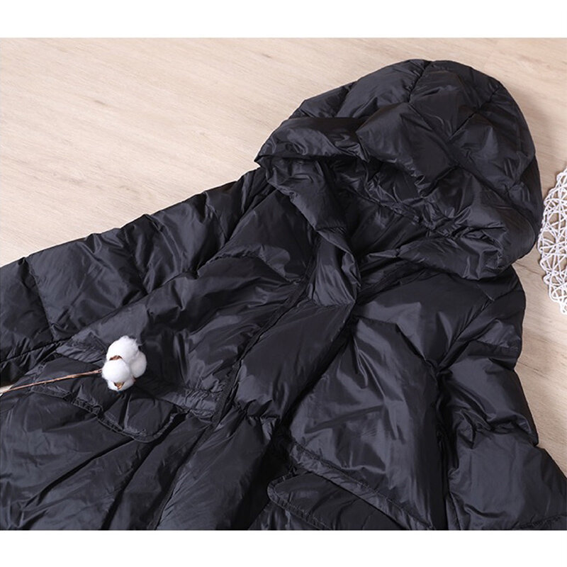 Пальто женское осенне-зимнее, черное, с капюшоном и карманами
