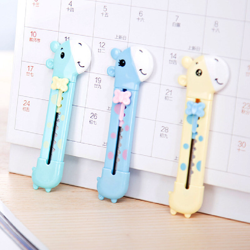 Deli – Mini couteau utilitaire Portable, Animal mignon girafe, coupe-papier, ouvre-lettre, fournitures de papeterie scolaire et de bureau, 1 pièces