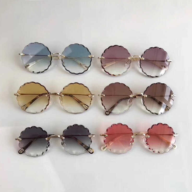 نظارات شمسية أنيقة للسيدات بتصميم فاخر نظارة شمسية بزهور دائرية من اللؤلؤ نظارة شمسية لحفلات الشاطئ CE142 Oculos de Grau